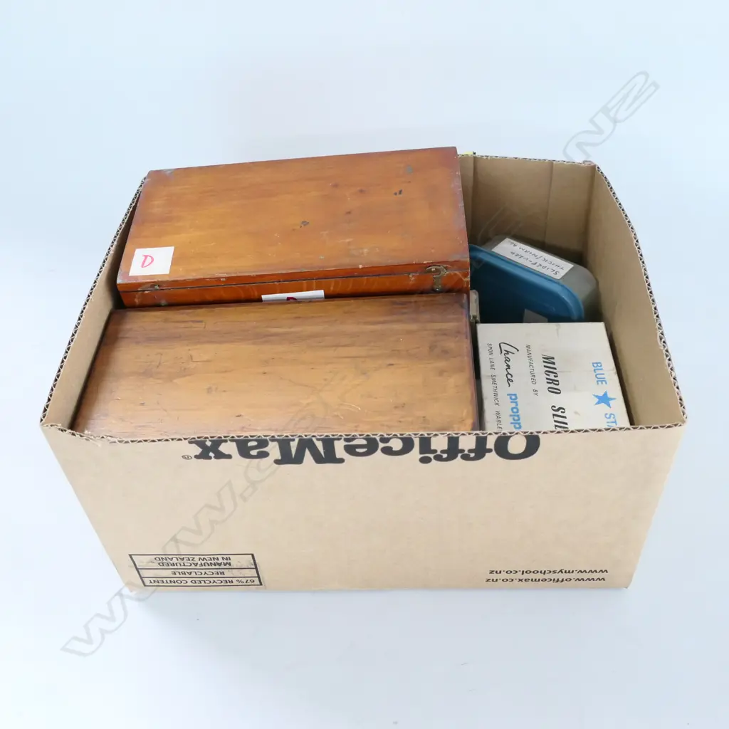 BOX OF MICROSCOPE SLIDES, ETC Image 1++
